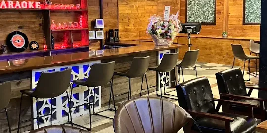 カラオケBAR 七ん来